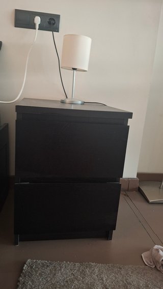 Mesilla de noche negra MALM Ikea