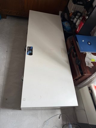 Mesa de salón, en habitación grande zapatero tmb