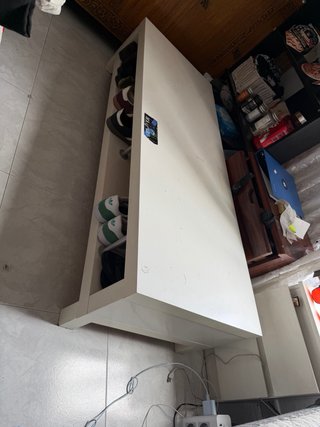 Mesa de salón, en habitación grande zapatero tmb