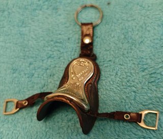 PRECIOSO LLAVERO SILLA MONTAR ENVIO HORSE SADDLE