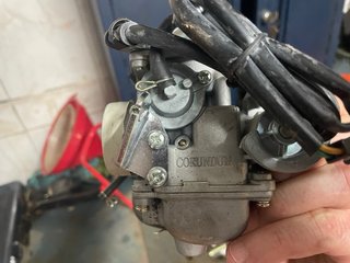 Lote de piezas para moto, manetas,carburadores.