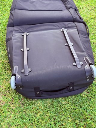 Boardbag Manera 5’0 con ruedas para wing foil