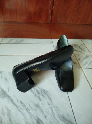Zapatos de tacón negros para señora