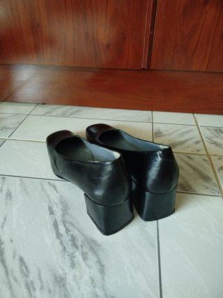 Zapatos de tacón negros para señora