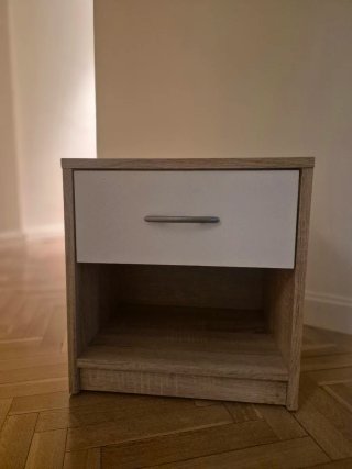 Mesita de noche madera y blanco
