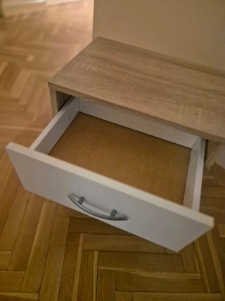 Mesita de noche madera y blanco