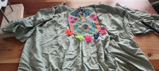 Vestiti diversi per costume hippie