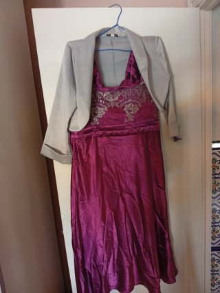 Vestido de fiesta morado con plateado