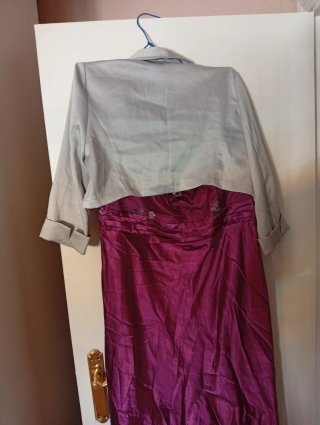Vestido de fiesta morado con plateado