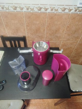 Licuadora Rosa con Vaso Recolector