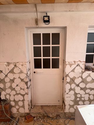 Puerta de aluminio con cristal