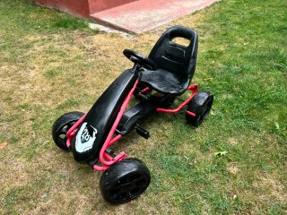 Coche de pedales infantil