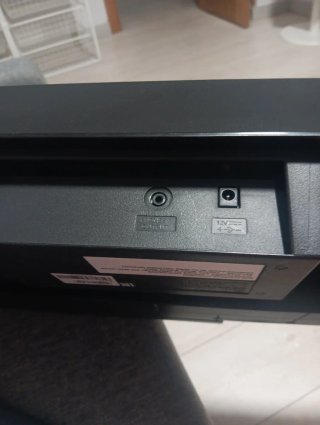 Teclado Yamaha PSR-F51 con atril