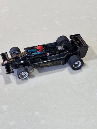 Scalextric Lotus JPS mp4