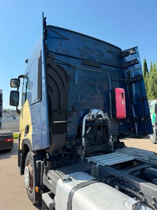Tractora Renault
