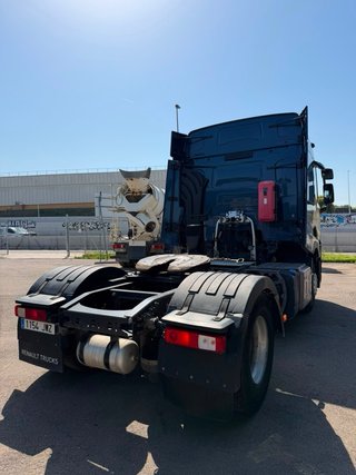 Tractora Renault