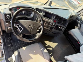 Tractora Renault