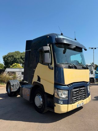 Tractora Renault