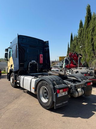 Tractora Renault