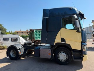 Tractora Renault