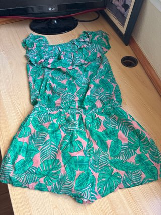 Mono niña verde y rosa estampado hojas