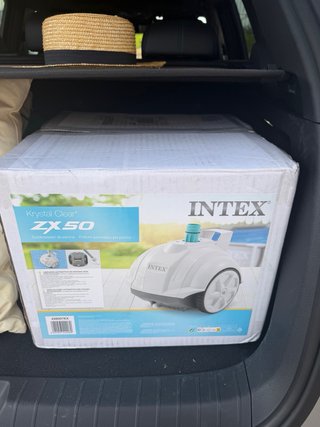 Robot Limpiafondos Piscina Intex ZX50 a estrenar.
