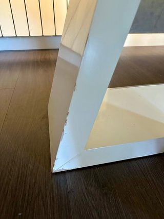 Mesa de comedor moderna en blanco lacado