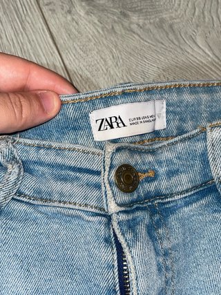 Pantalones vaqueros Zara azules
