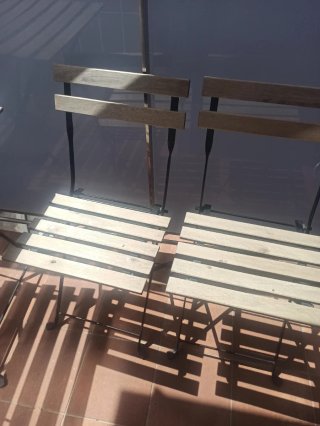 Mesa y 2 sillas de terraza