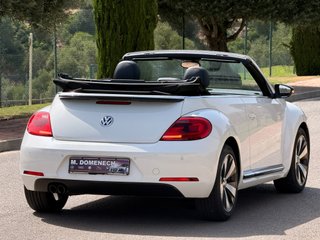 Volkswagen Beetle Cabrio 1.4 TSI 160cv DSG Design