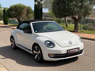 Volkswagen Beetle Cabrio 1.4 TSI 160cv DSG Design