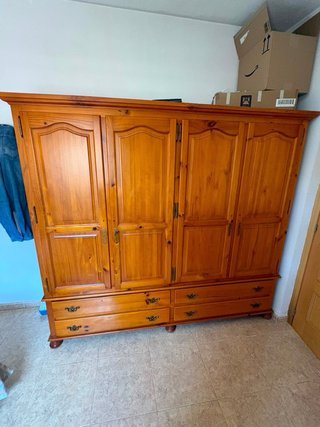 Cómoda de madera para dormitorio urge esta Rubi