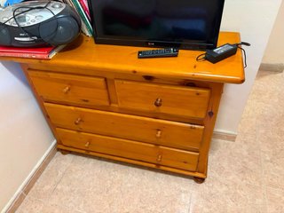 Cómoda de madera para dormitorio urge esta Rubi