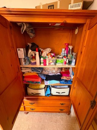 Cómoda de madera para dormitorio urge esta Rubi