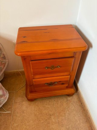 Cómoda de madera para dormitorio urge esta Rubi