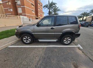 Nissan Terrano II 2000