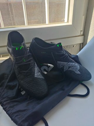 Zapatillas Puma Future T.43 Negras y Verdes