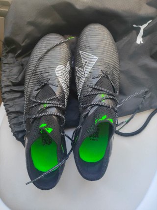 Zapatillas Puma Future T.43 Negras y Verdes