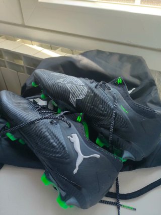Zapatillas Puma Future T.43 Negras y Verdes