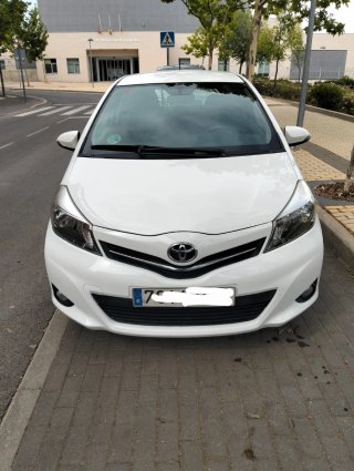 Toyota Yaris año 2012 solo 159.000 km etiqueta C