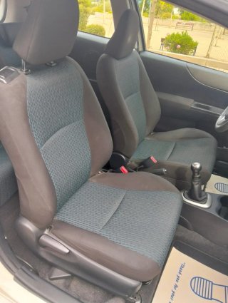 Toyota Yaris año 2012 solo 159.000 km etiqueta C