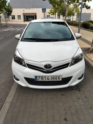 Toyota Yaris año 2012 solo 159.000 km etiqueta C