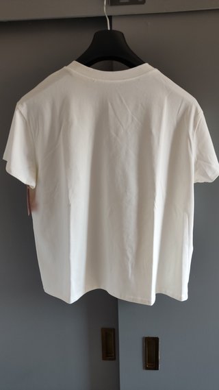 Camiseta oversize con strass y pedrería brillante