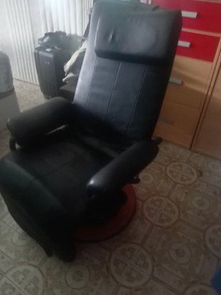 Sillón masaje piel giratorio