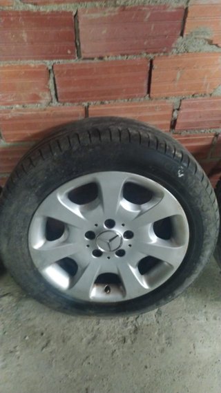 Llantas Mercedes 4 unidades buen estado