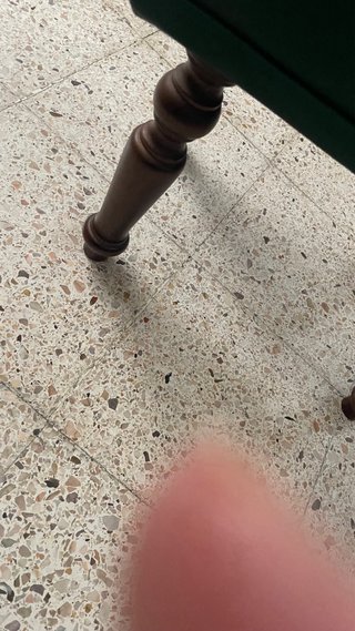 Puf calzador / reposapiés madera y piel sintética