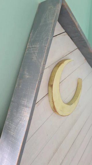 Cabecero infantil de madera con luna