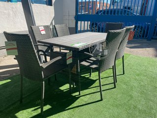 Mesa Exterior con 6 Sillas en Ratan