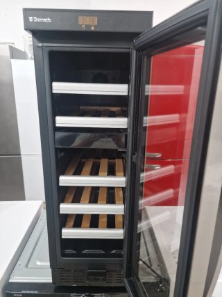 Vinoteca Dometic 85cm alta por 30cm