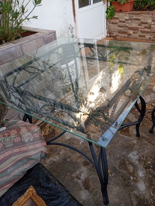 Mesa forja y 4 sillas a juego